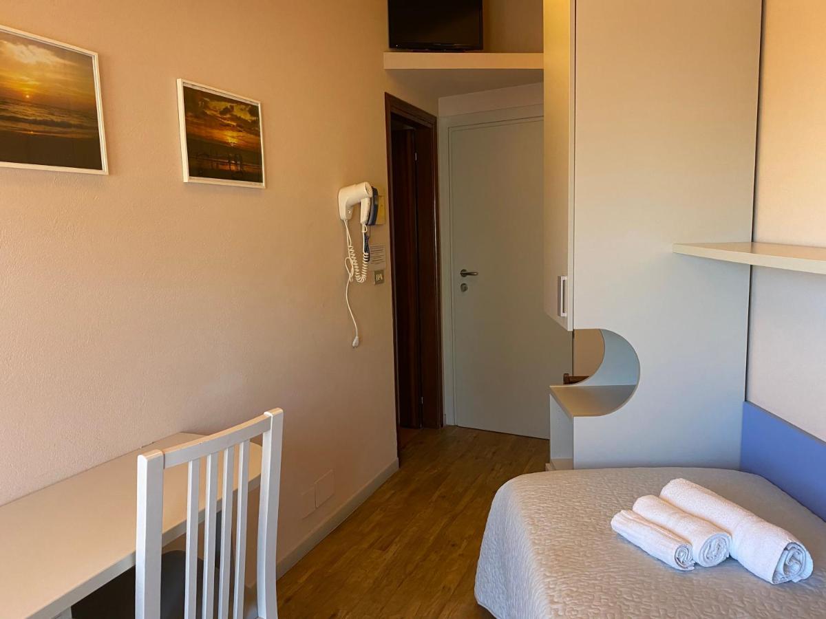 Hotel Moderno - Bed & Breakfast Cervia Eksteriør billede