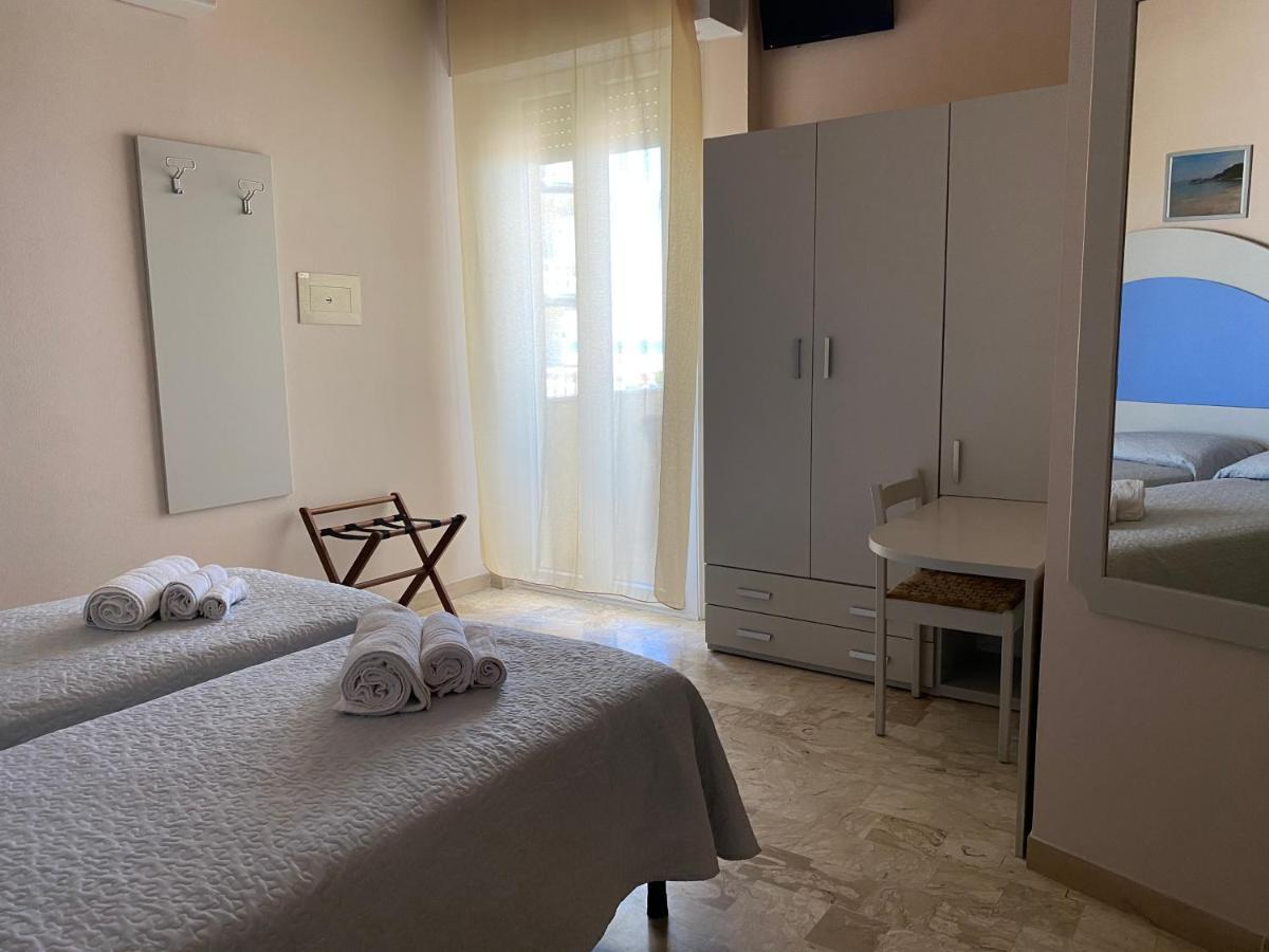 Hotel Moderno - Bed & Breakfast Cervia Eksteriør billede
