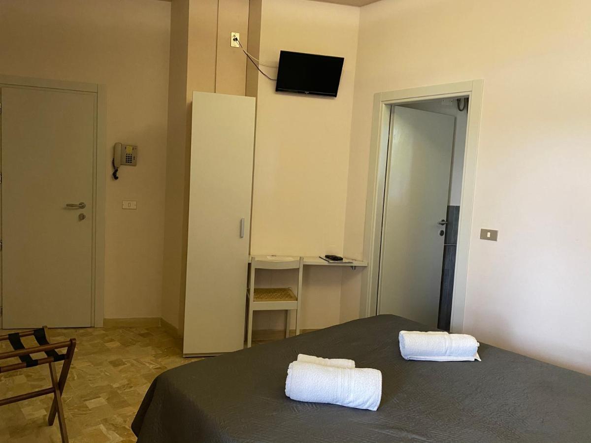 Hotel Moderno - Bed & Breakfast Cervia Eksteriør billede