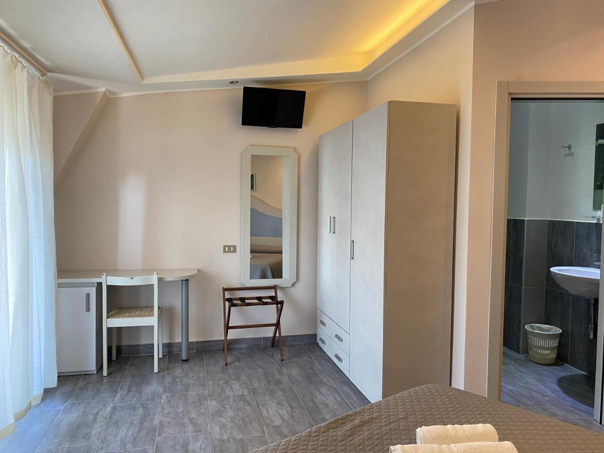 Hotel Moderno - Bed & Breakfast Cervia Eksteriør billede