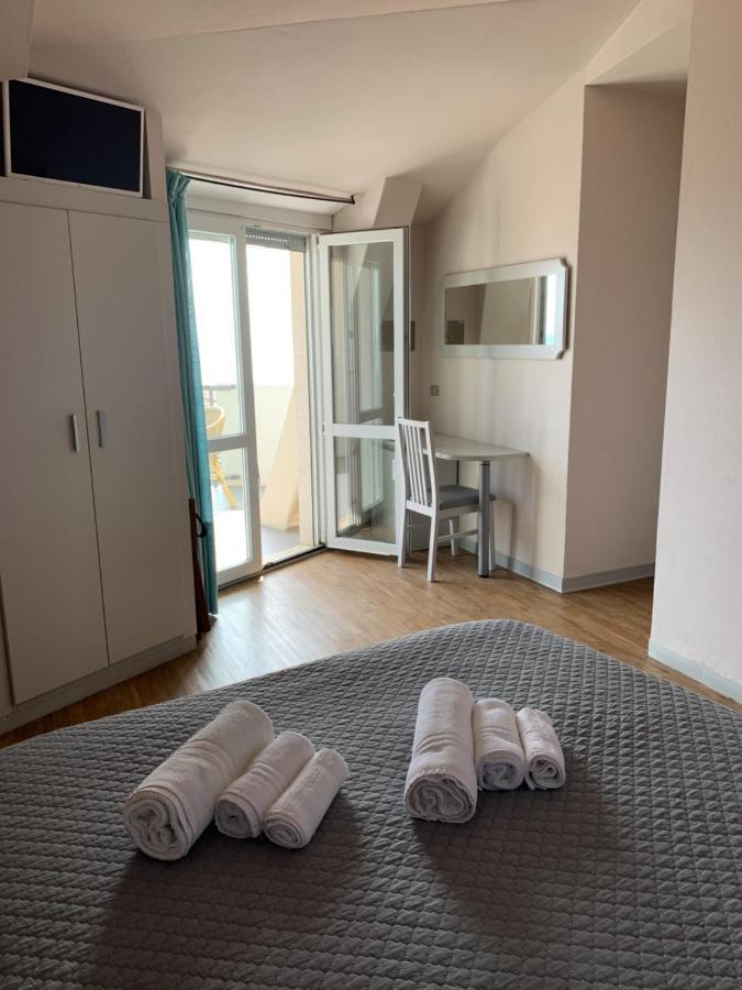 Hotel Moderno - Bed & Breakfast Cervia Eksteriør billede