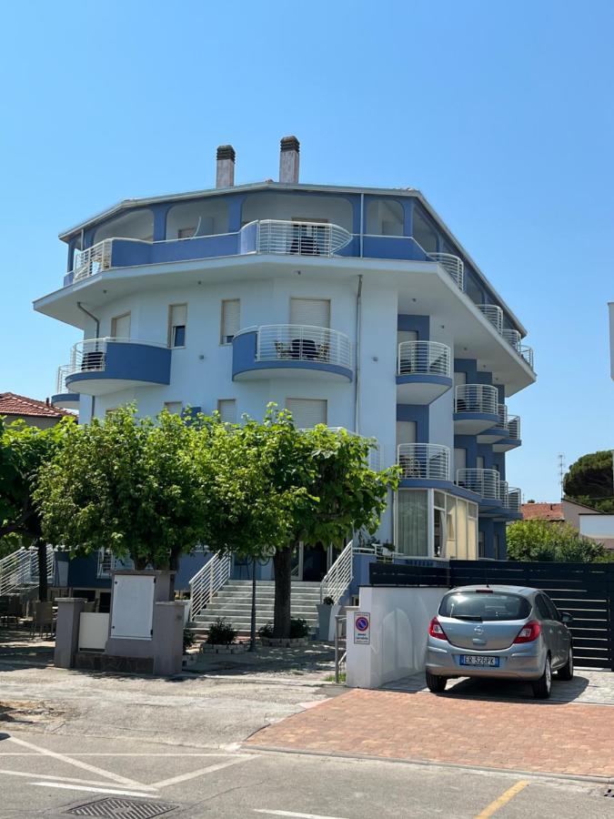 Hotel Moderno - Bed & Breakfast Cervia Eksteriør billede
