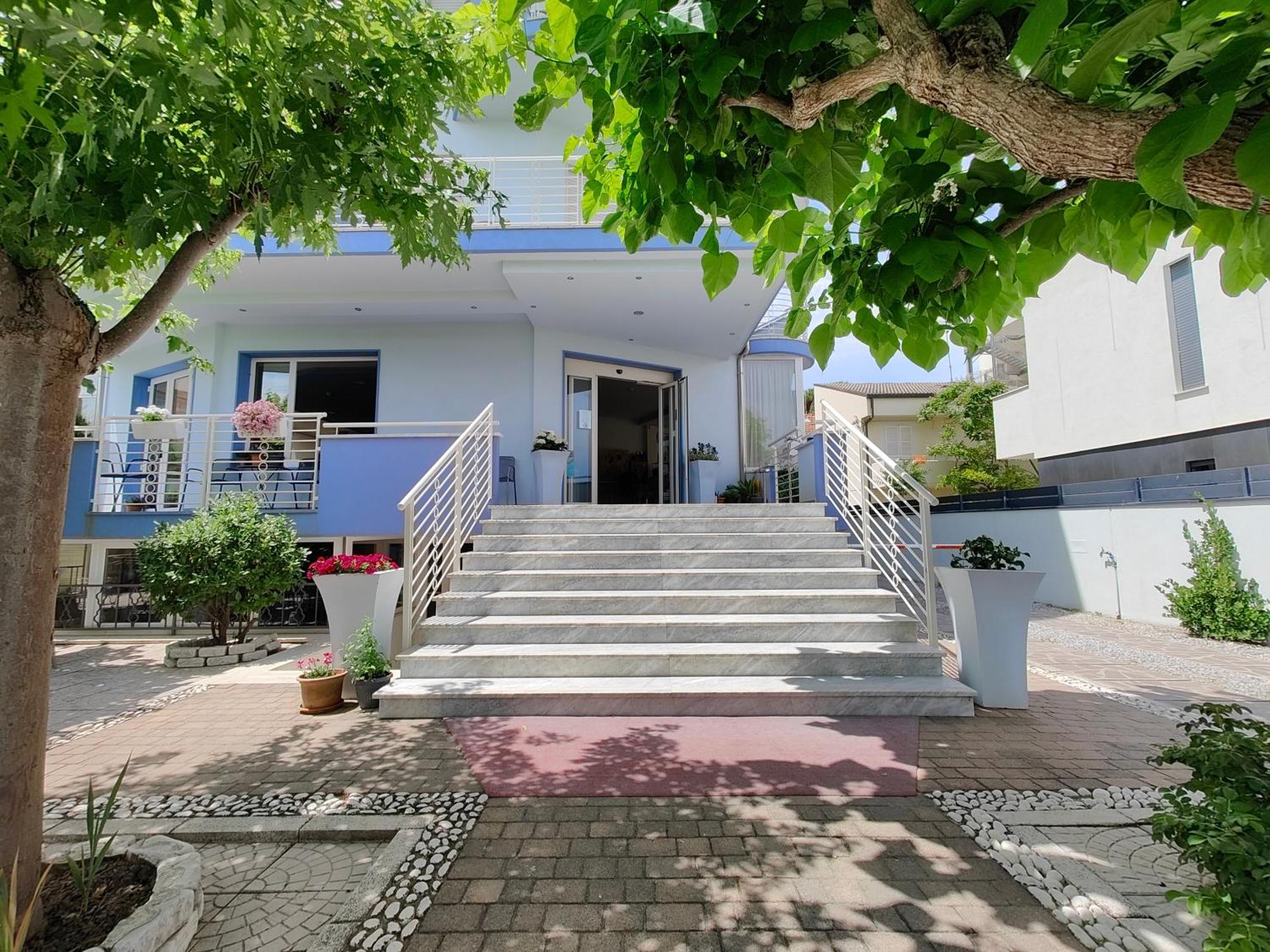 Hotel Moderno - Bed & Breakfast Cervia Eksteriør billede