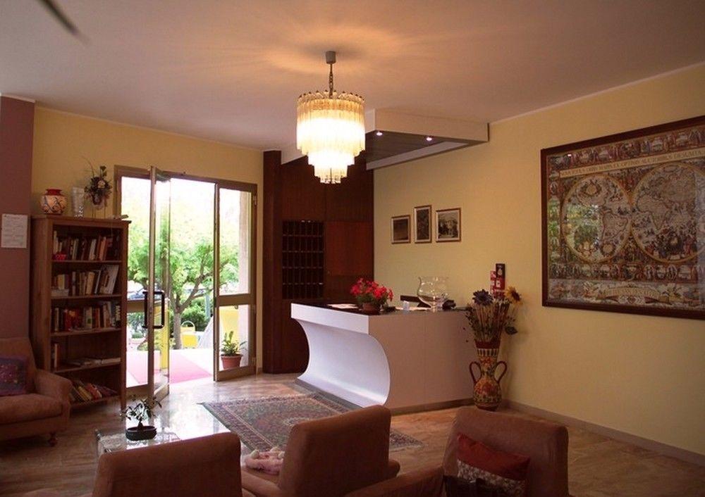 Hotel Moderno - Bed & Breakfast Cervia Eksteriør billede