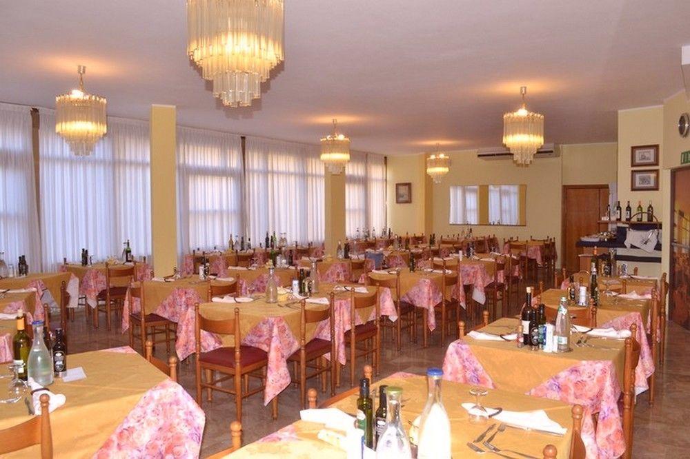 Hotel Moderno - Bed & Breakfast Cervia Eksteriør billede