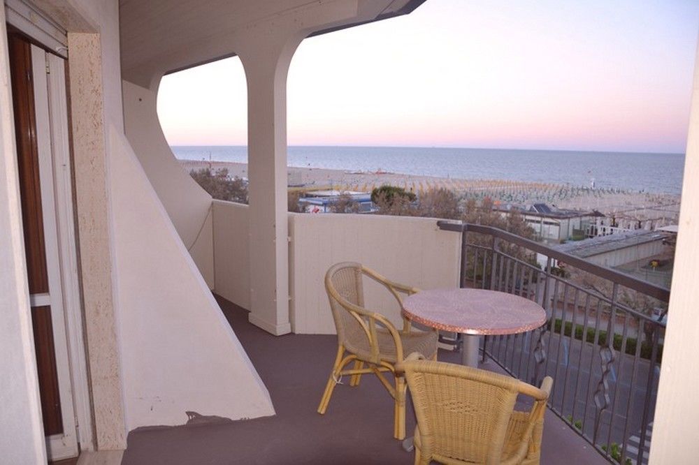 Hotel Moderno - Bed & Breakfast Cervia Eksteriør billede