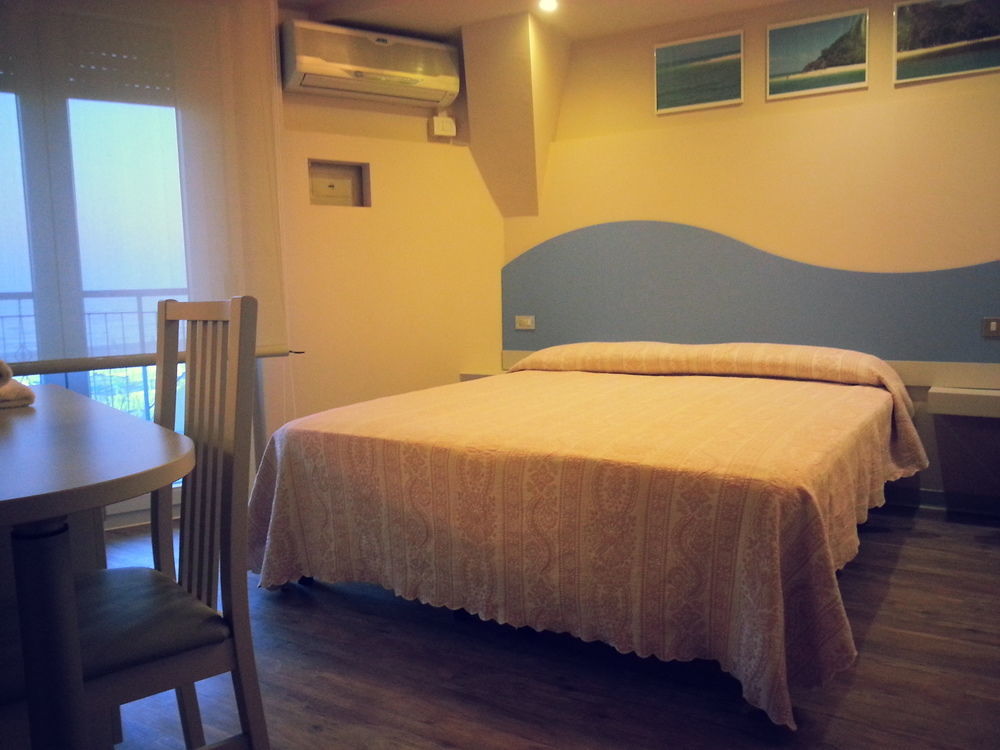 Hotel Moderno - Bed & Breakfast Cervia Eksteriør billede