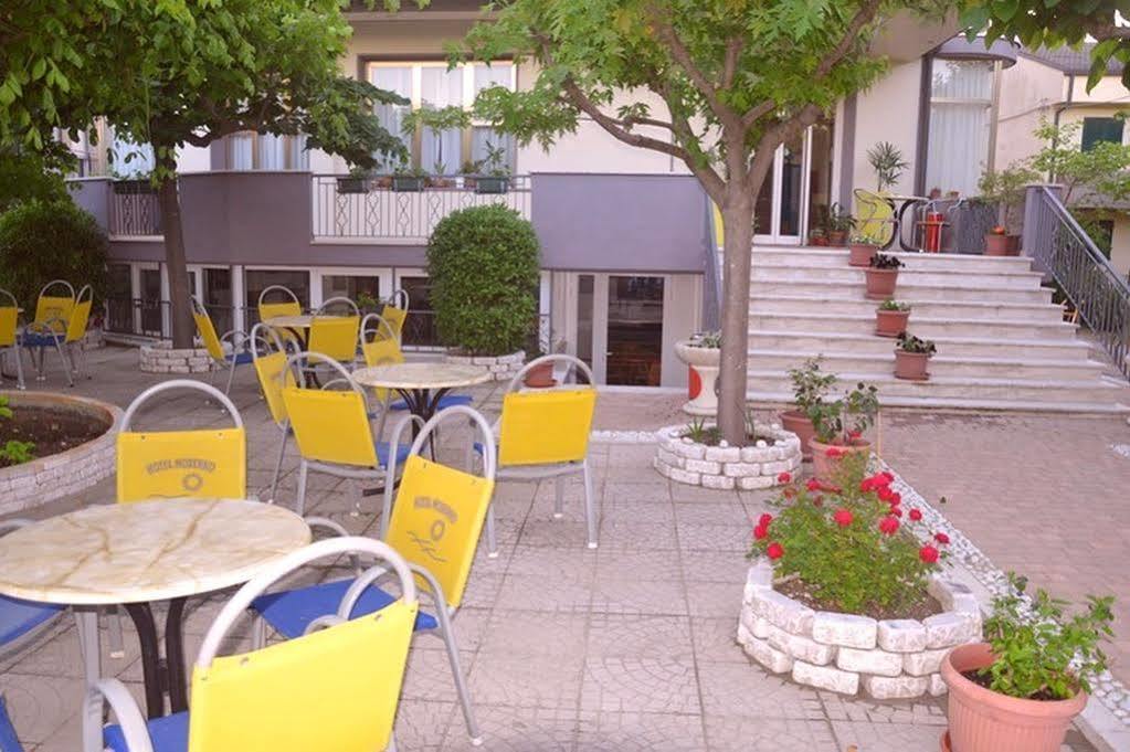 Hotel Moderno - Bed & Breakfast Cervia Eksteriør billede